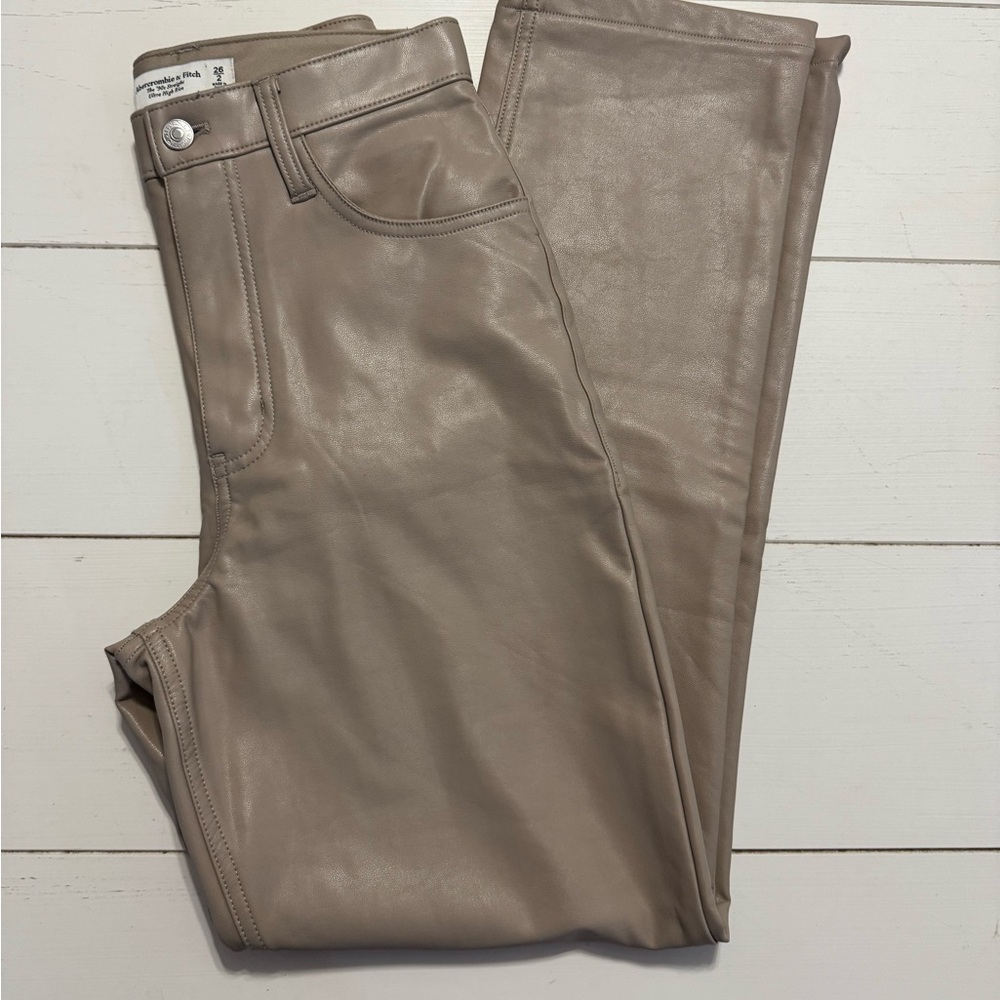 Abercrombie & Fitch The 90’s Straight Faux Leather Pants